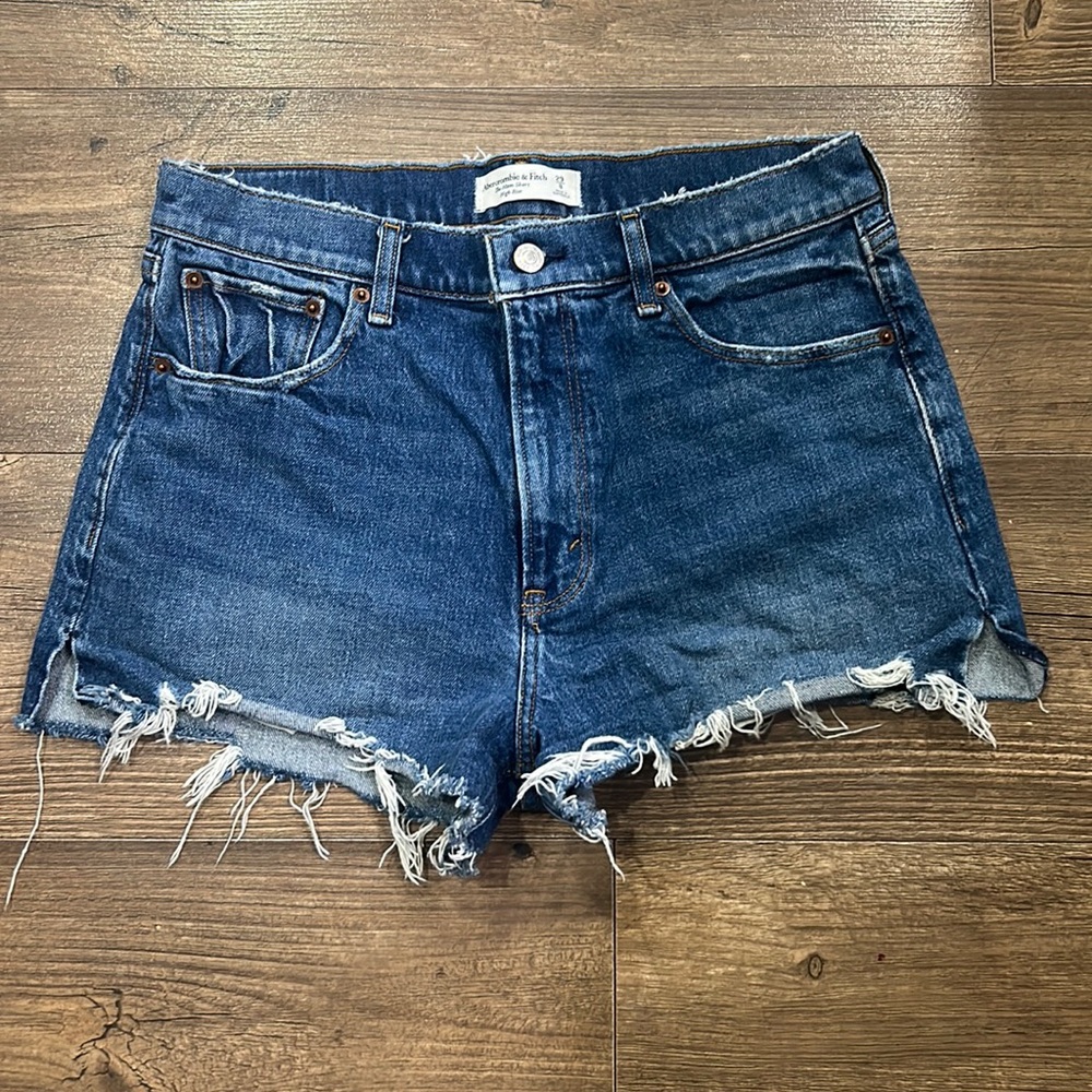 Abercrombie & Fitch High Rise Mom Short size 8/29